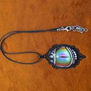 Evil Eye / Cat Ete Pendant Necl Pendant Necklace.